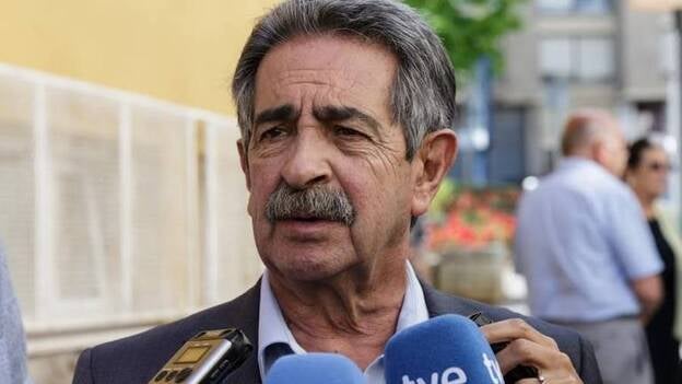 Revilla se reúne este martes con el presidente canario para apoyar la unión de las CCAA frente a la política económica del PP