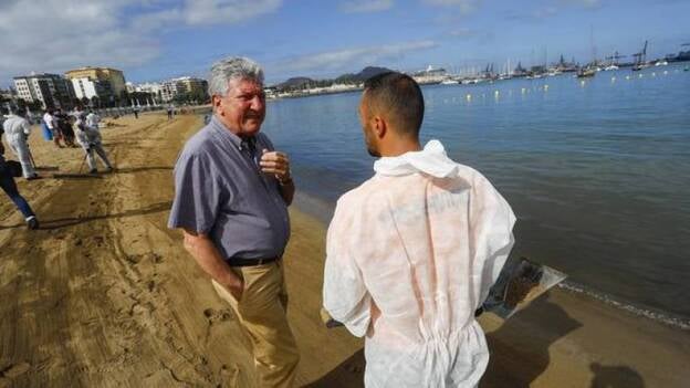 Las Alcaravaneras permanecerá cerrada al baño hasta el jueves