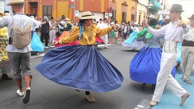 Una romería seguida de mucha fiesta por El Pilar