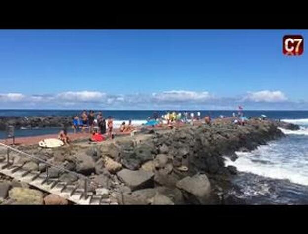 Día de surf en Las Canteras