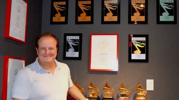 Julio Reyes Copello asegura que éxito está en "no hacer más de lo mismo"