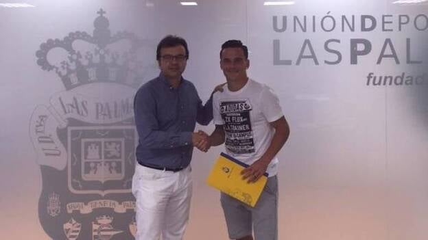 Roque Mesa mejora su contrato con la UD Las Palmas pero no lo amplía