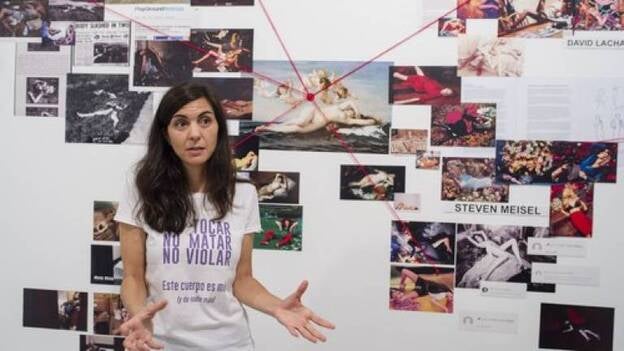 Yolanda Domínguez expone su técnica para subvertir y viralizar la imagen