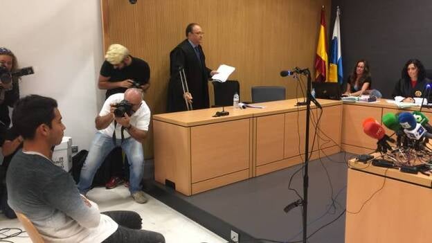 La fiscal se ratifica en los once meses de cárcel y dos años sin carnet para Araujo