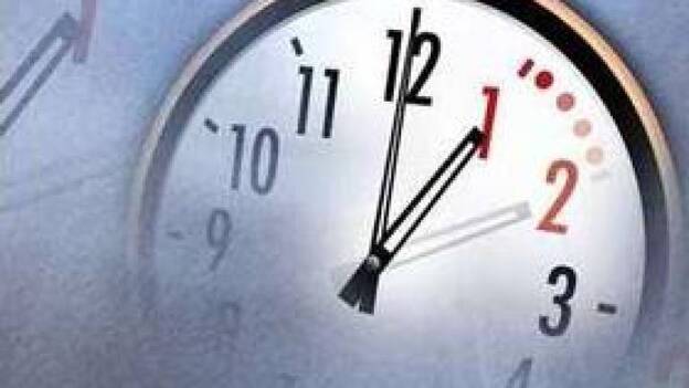 La próxima madrugada cambia la hora a las dos será la una