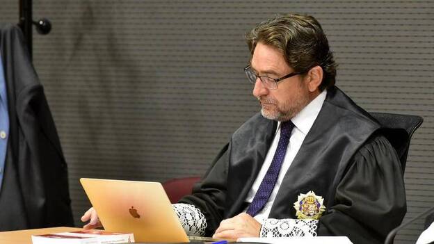 Alba amenazó a Passaro con una querella