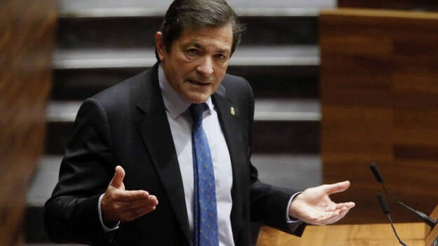 Javier Fernández define a Podemos como un "cóctel explosivo" de nacionalismo y populismo