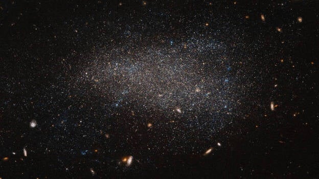 El telescopio Hubble capta la galaxia enana NGC 4789A