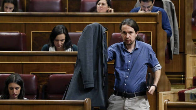 Iglesias, "orgulloso" de su ausencia en el minuto de silencio por Barberá