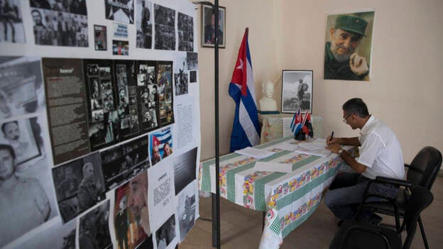 Las cenizas de Fidel emprenden viaje desde La Habana hasta Santiago