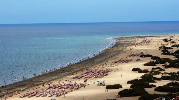 Canarias ve "muy probable" batir en 2016 su récord histórico de llegada de turistas