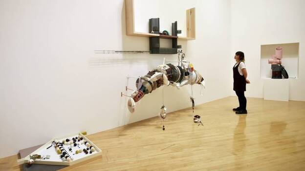 La escultora británica Helen Marten gana el Premio 'Turner' de arte contemporaneo