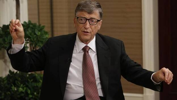 Bill Gates pone a Adolfo Suárez como ejemplo de un líder tranformador
