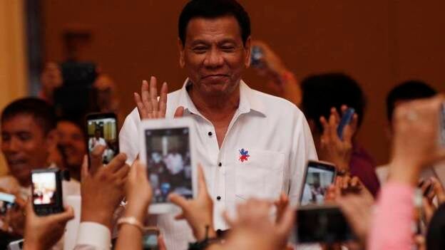 Duterte se arriesga a ser destituido por admitir que mató a drogadictos