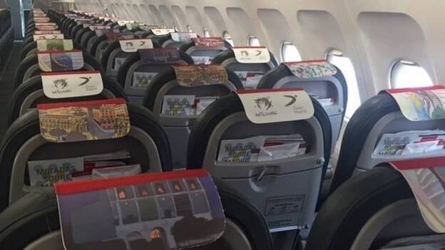 Iberia Express decora los cabezales de un avión A320 de su flota con obras de doce artistas con síndrome de Down