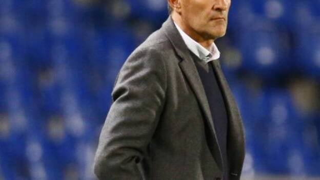 Setién abre la puerta de salida a Javi Castellano