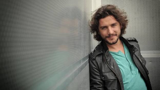 Manuel Carrasco regala a la lucha contra cáncer una canción dedicada a su futuro hijo