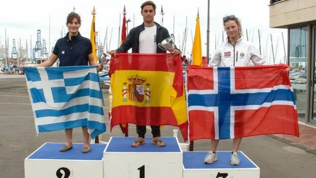 Los navegantes del Náutico de Gran Canaria ganan la Regata del Año Nuevo