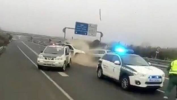 Cárcel para el conductor kamikaze que embistió a un coche de la Guardia Civil