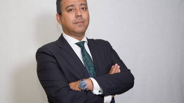 Los dentistas denuncian las condiciones precarias de muchos profesionales y el deterioro de la profesión