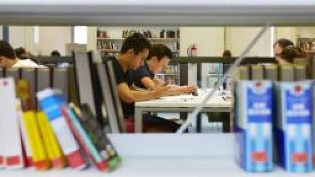 Las bibliotecas públicas canarias, a la cola de España