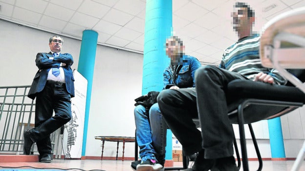 Ralons contratará al padre de las niñas de Jinámar