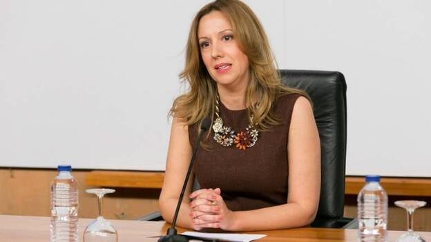 Dávila desmiente que Canarias pusiera en duda dar el tratamiento de Hepatitis C y tilda de "mezquina" la postura de PSOE