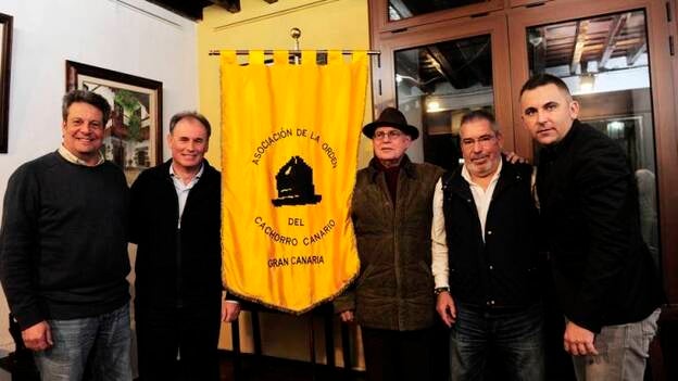 La Orden del Cachorro homenajea a Pacuco