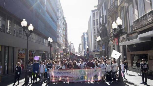 Una marcha solidaria que borra fronteras