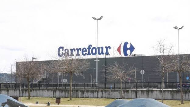 Carrefour España deja de comprar panga de forma preventiva debido a su impacto ambiental