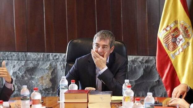 Clavijo cita a Hernández al recordar los incentivos para las cláusulas sociales