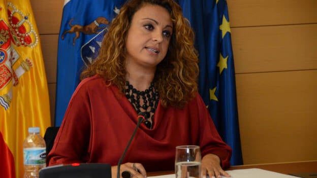 Valido promete una "solución inmediata" para los más de 500 autónomos que esperan por ayudas