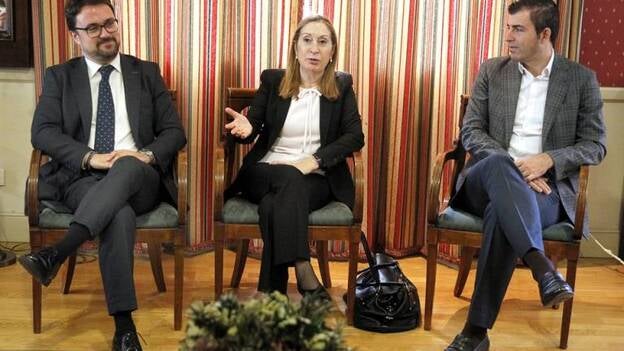 Pastor valora el trabajo de Antona al frente del PP