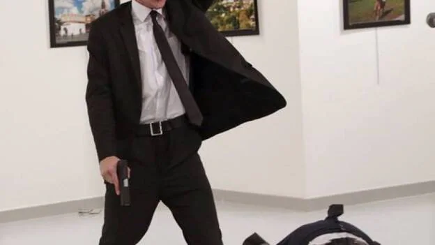 Una imagen del asesino de embajador ruso en Turquía gana el World Press Photo