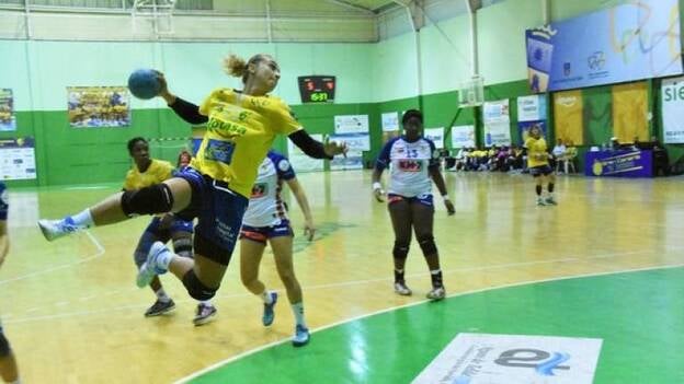 El Rocasa sufre pero gana