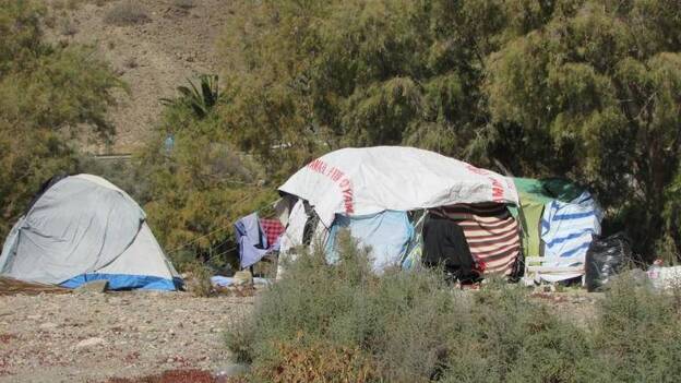 Indigencia en barrancos y cuevas del Sur