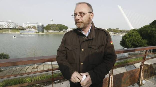 Padre de Marta del Castillo: "Los trabajos de los buzos pueden durar 4 días"