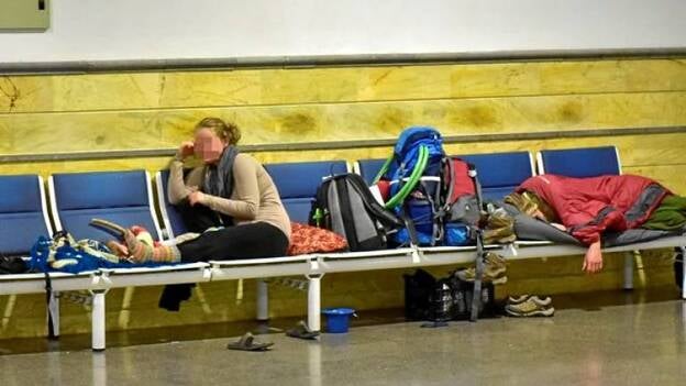 30 personas duermen en Gando