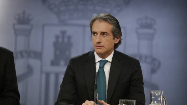 De la Serna confirma que la reforma de la estiba se aprueba este viernes