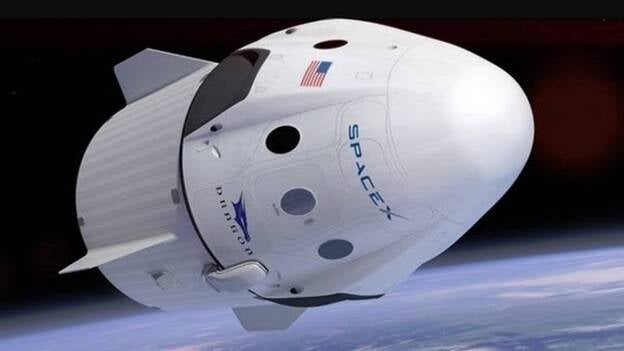 SpaceX enviará a dos turistas alrededor de la Luna el próximo año