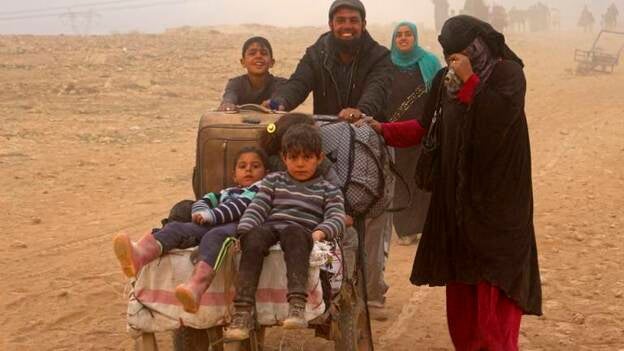 Unas 14.000 personas huyen del oeste de Mosul en una semana