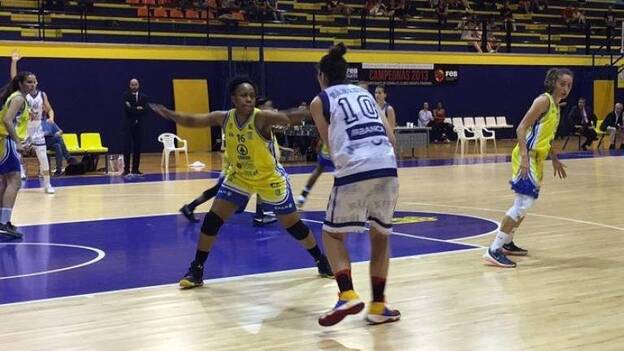 El Spar Gran Canaria certifica su descenso con la derrota ante el Uni Ferrol (48-52)