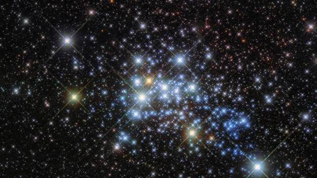 Una imagen del Hubble revela Westerlund 1, el hogar de las estrellas gigantes