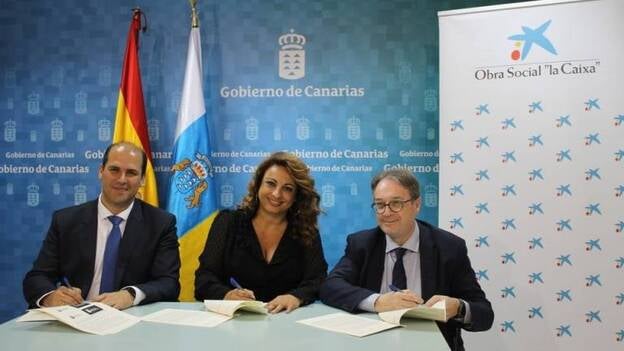 La Caixa y el Gobierno de Canarias renuevan el programa de personas mayores en 29 centros de las islas