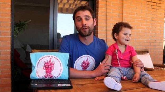 Un pelotón con Dani Rovira pedalea hasta el Vaticano por el síndrome de Rett