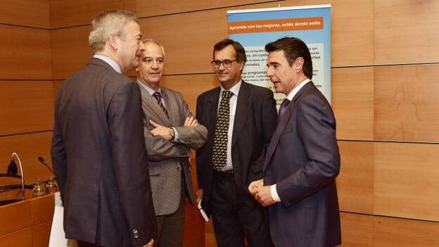 Soria reaparece en las islas con un discurso ultraliberal