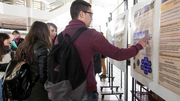 Educación concede más de 5.000 becas universitarias este curso