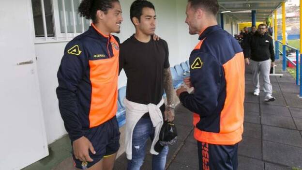 La plantilla de la UD Las Palmas recibió este miércoles la visita de Sergio Araujo
