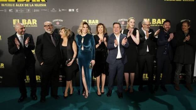 "El bar" de Alex de la Iglesia y la premiada "Rara", en la cartelera