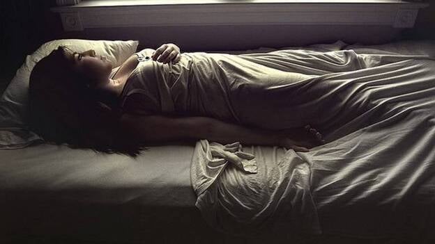 Levantarse antes el domingo y comer legumbres, frutos secos y naranjas ayuda al organismo a adaptarse al cambio horario